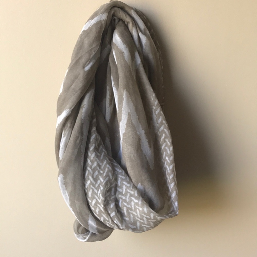 Infinity scarf